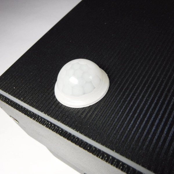 Elewacyjna Lampa RIO SENSOR z czujnikiem ruchu 7017